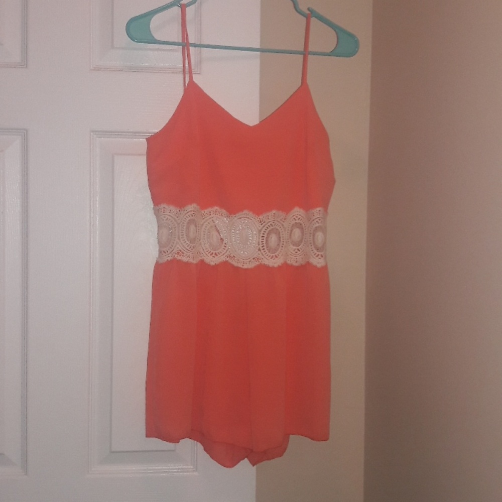 Coral romper 🍑